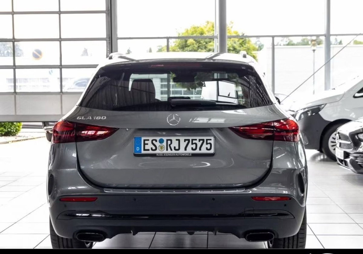 Mercedes-Benz GLA SUV Elettrica 200 AMG Line Advanced Plus (5)