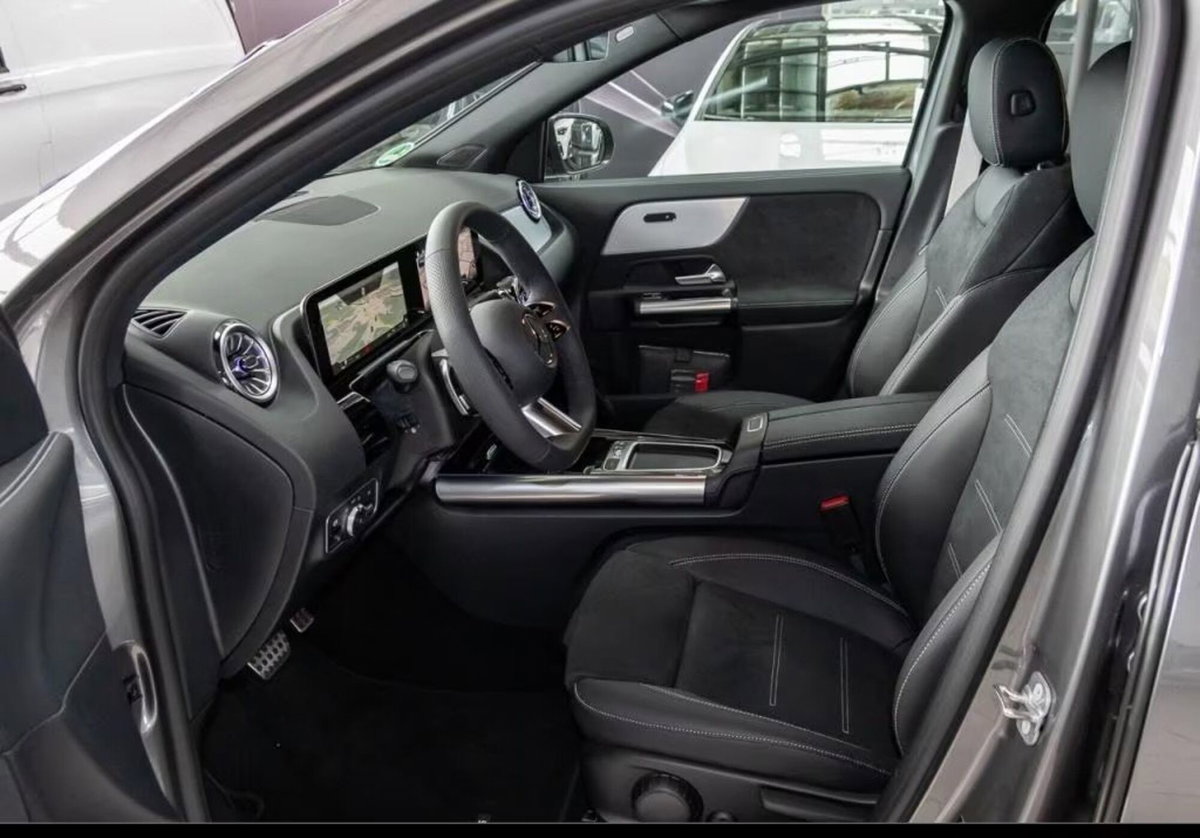 Mercedes-Benz GLA SUV Elettrica 200 AMG Line Advanced Plus (9)