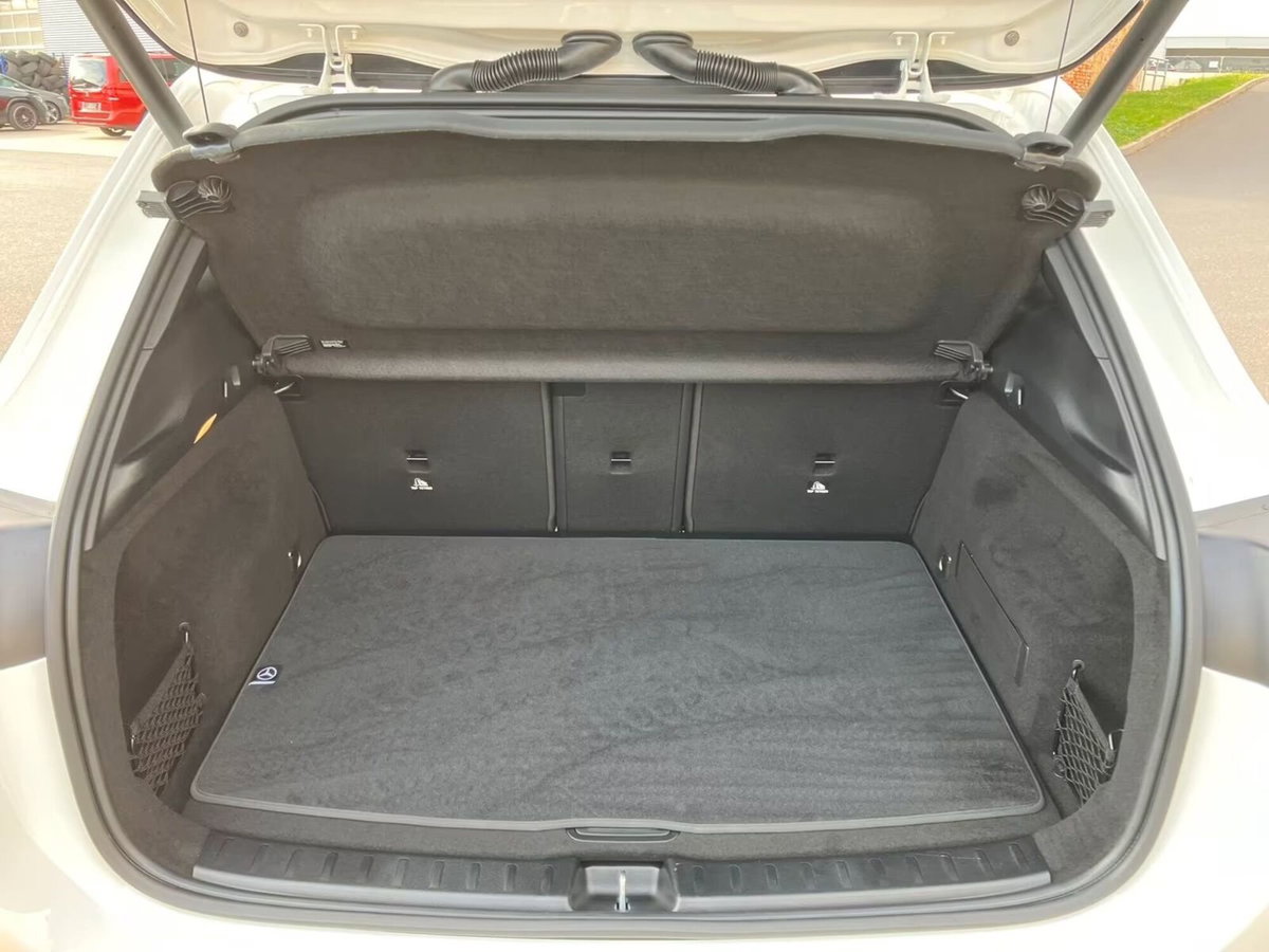 Mercedes-Benz GLA SUV Elettrica 200 AMG Line Advanced Plus (10)