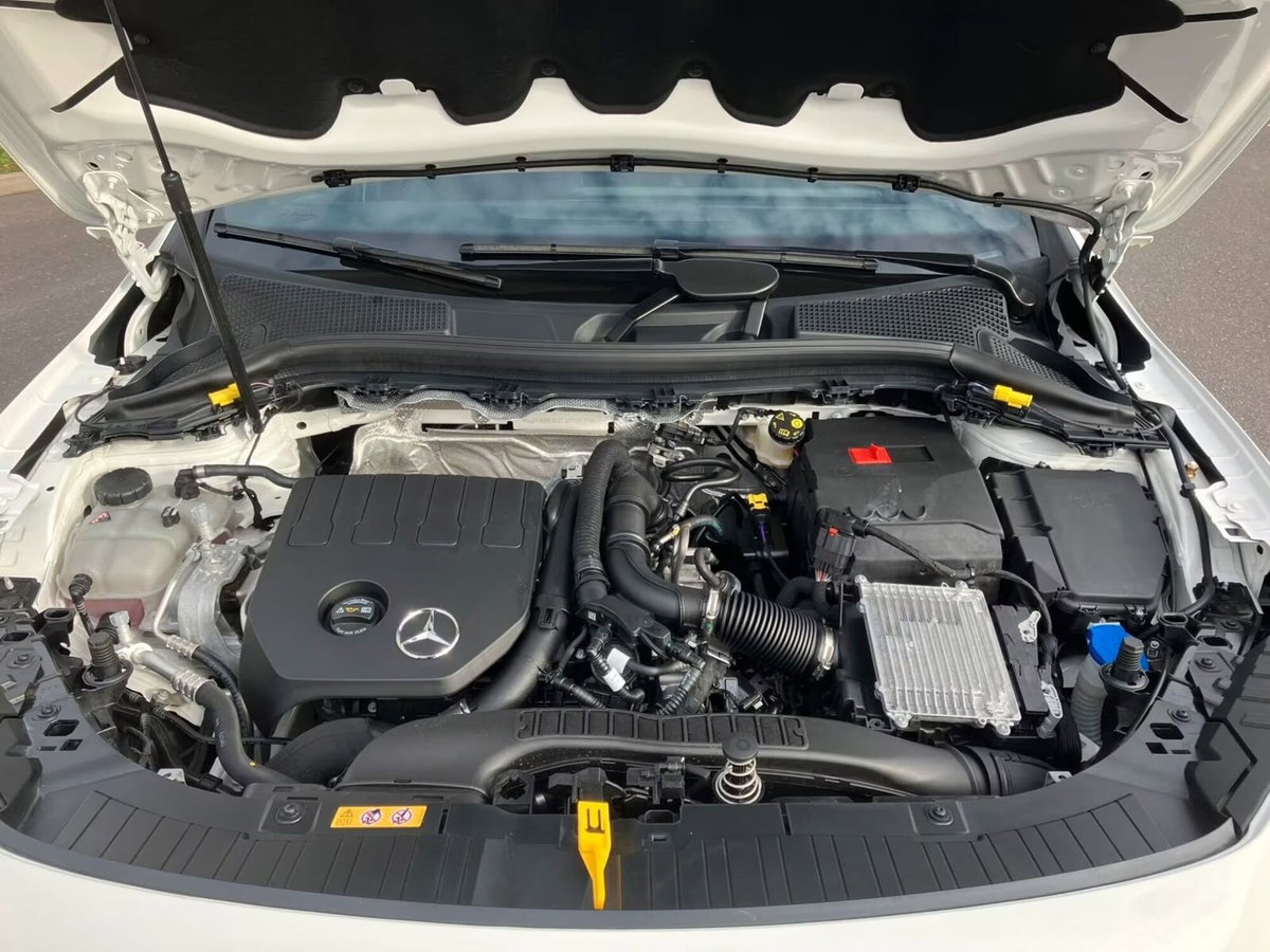 Mercedes-Benz GLA SUV Elettrica 200 AMG Line Advanced Plus (9)