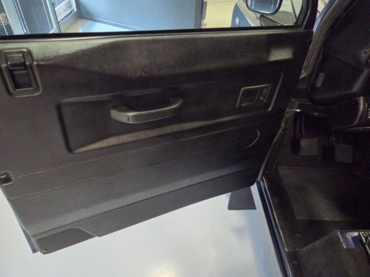 Land Rover Defender 110 2.5 Td5 cat Station Wagon SE (17)