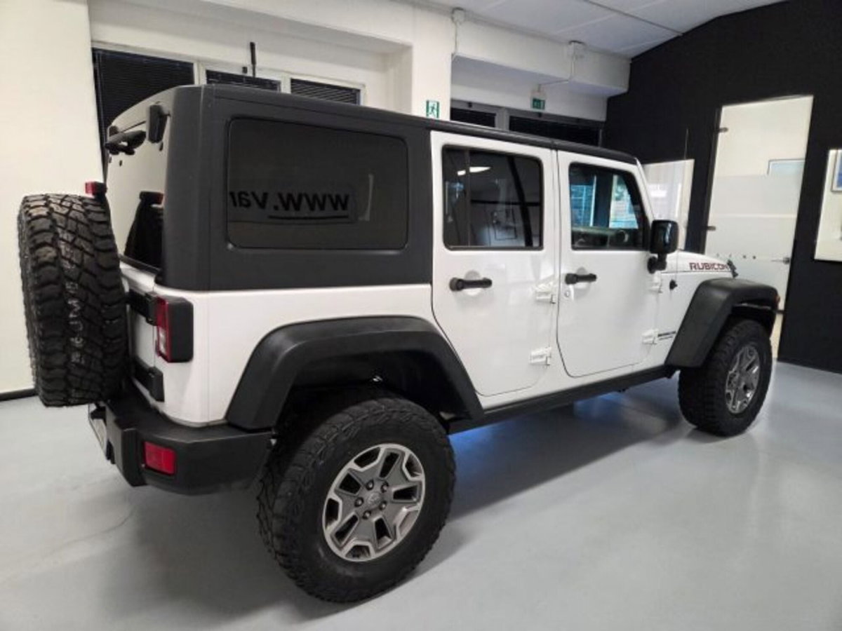 Jeep Wrangler Unlimited 2.8 CRD DPF Rubicon Auto (4)