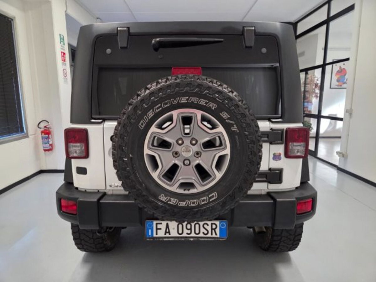 Jeep Wrangler Unlimited 2.8 CRD DPF Rubicon Auto (5)