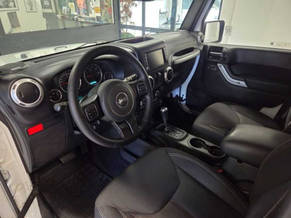 Jeep Wrangler Unlimited 2.8 CRD DPF Rubicon Auto (7)