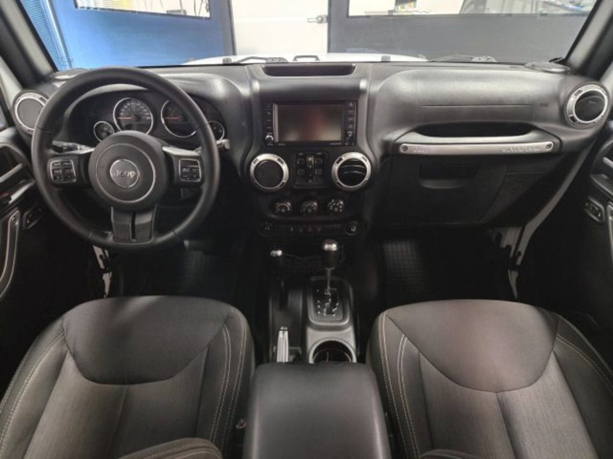 Jeep Wrangler Unlimited 2.8 CRD DPF Rubicon Auto (9)