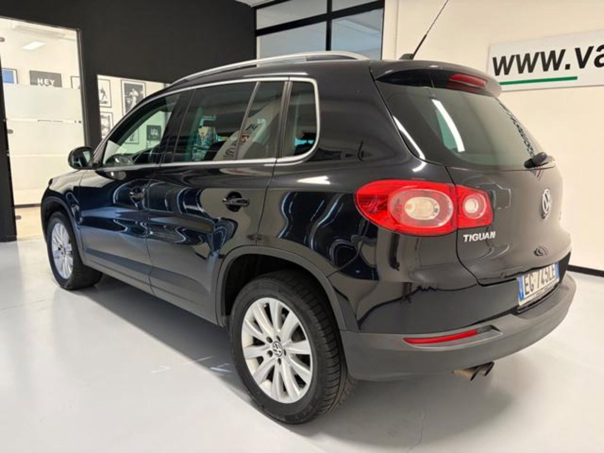 Volkswagen Tiguan 2.0 TDI DPF 4MOTION DSG Sport & Style (6)