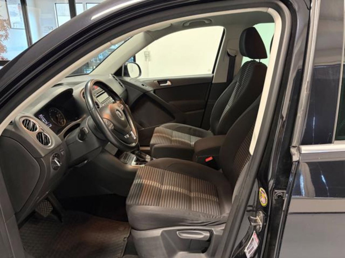 Volkswagen Tiguan 2.0 TDI DPF 4MOTION DSG Sport & Style (8)