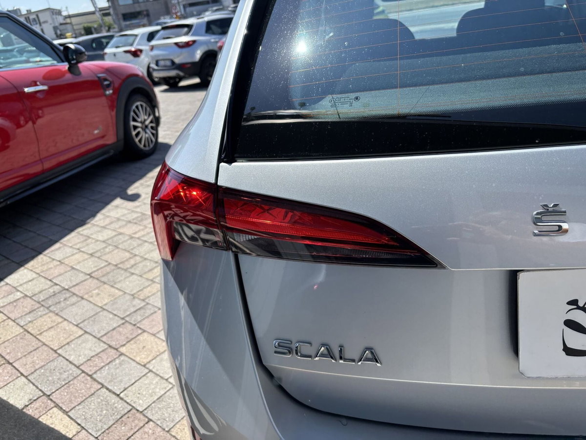Skoda Scala 1.0 TSI 110 CV DSG Ambition (10)