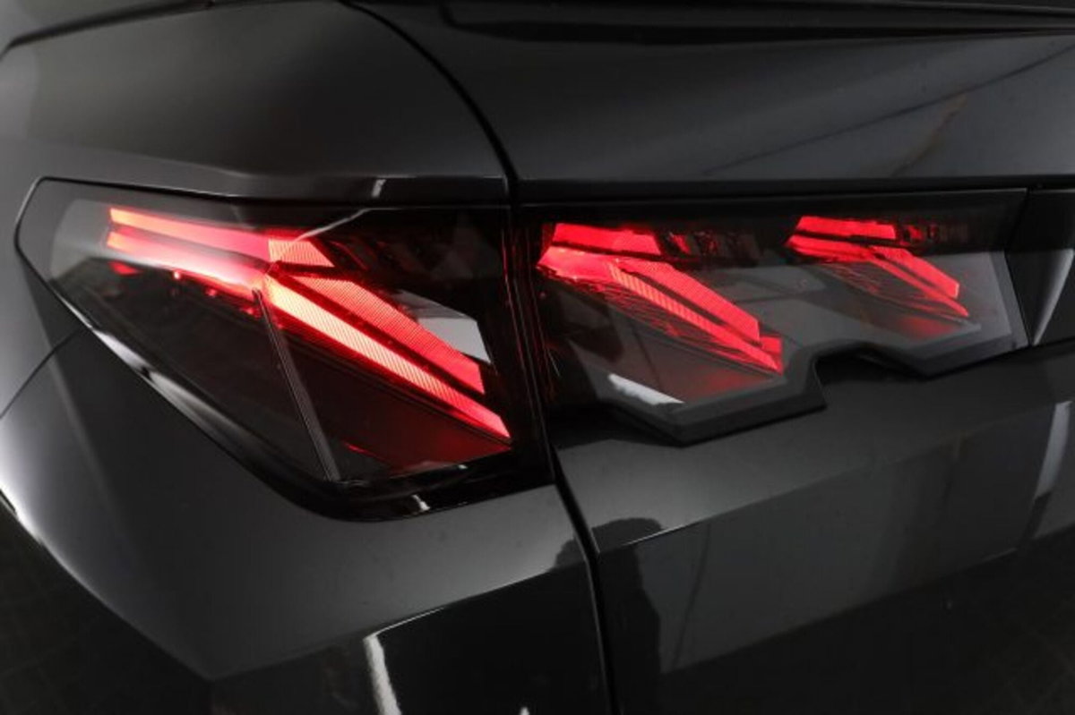 Peugeot 5008 1.2 hybrid GT 145cv 7p.ti e-dcs6 (18)