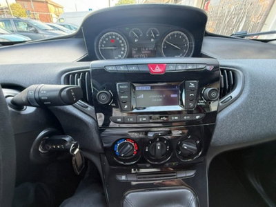 Lancia Ypsilon 1.0 FireFly 5 porte S&S Hybrid Ecochic Silver (16)