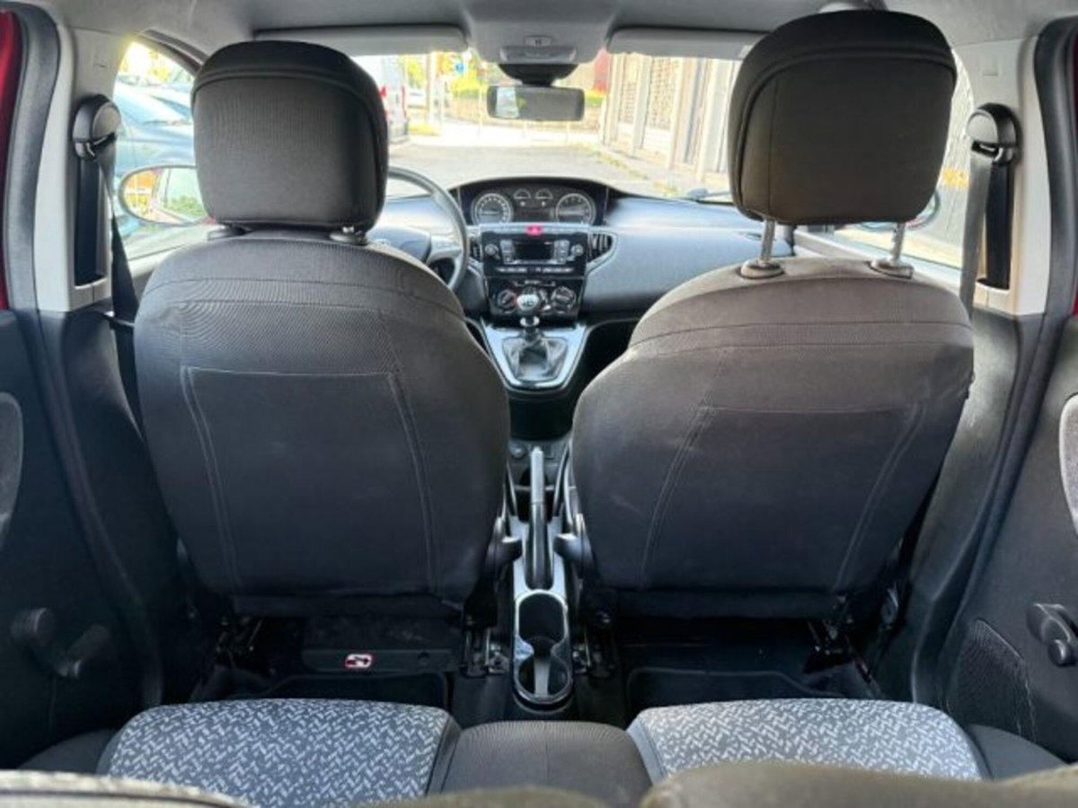 Lancia Ypsilon 1.0 FireFly 5 porte S&S Hybrid Ecochic Silver (17)