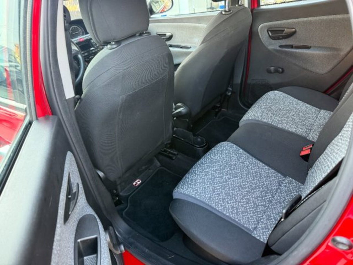 Lancia Ypsilon 1.0 FireFly 5 porte S&S Hybrid Ecochic Silver (20)