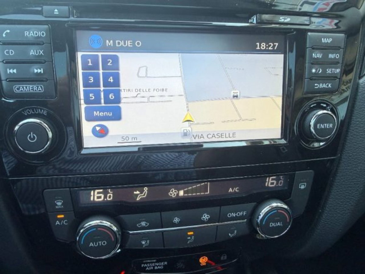 Nissan Qashqai 1.6 dCi 4WD Tekna (12)