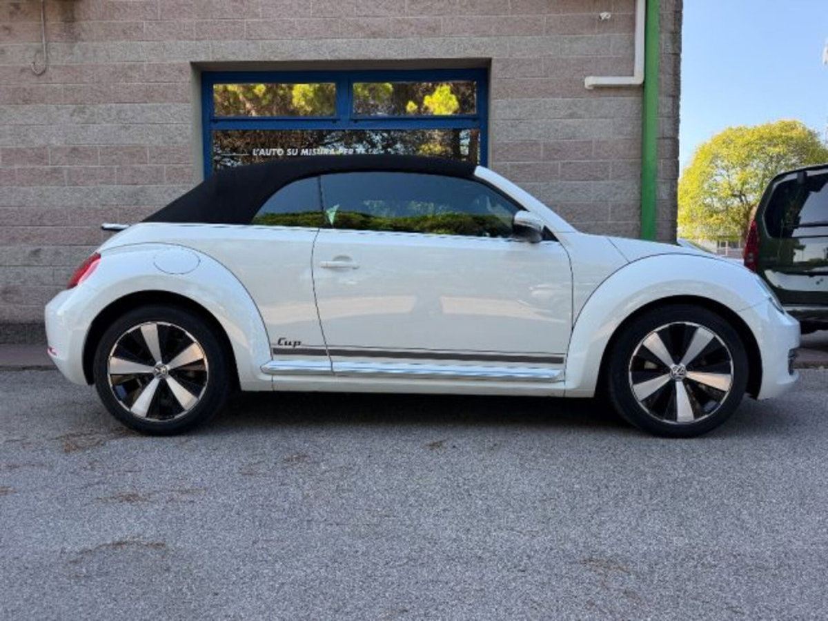 Volkswagen Maggiolino Cabrio 2.0 TDI Design BlueMotion Technology (2)