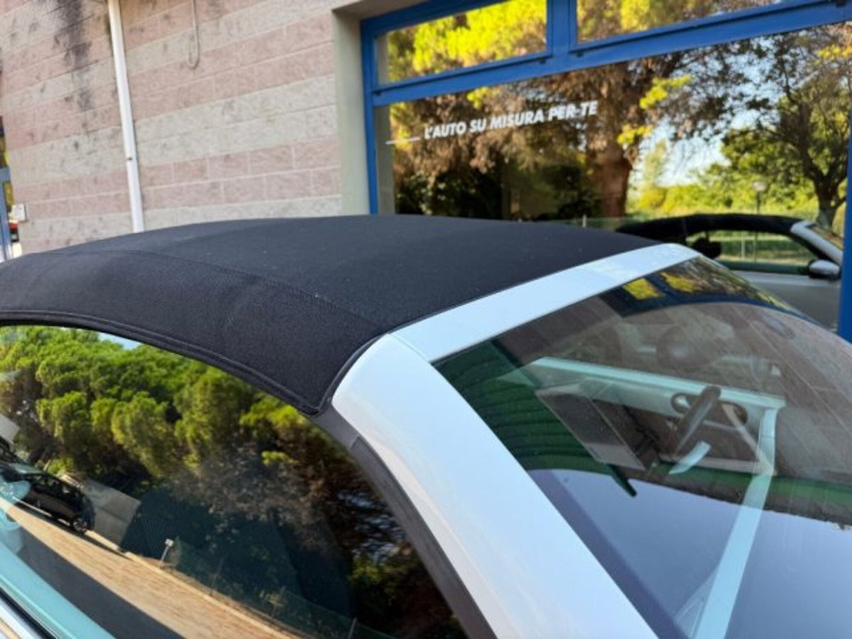 Volkswagen Maggiolino Cabrio 2.0 TDI Design BlueMotion Technology (8)