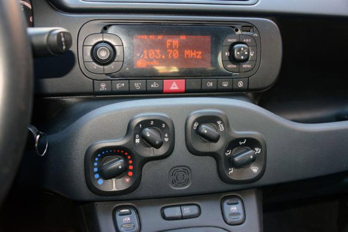 Fiat Panda 1.0 firefly hybrid s&s 70cv (14)