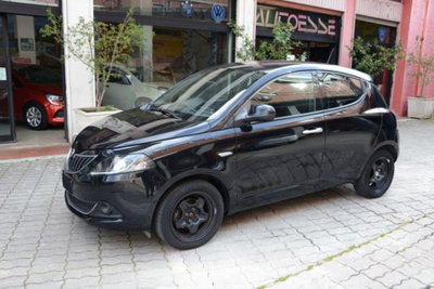 Lancia Ypsilon 1.0 FireFly 5 porte S&S Hybrid Ecochic Gold usata