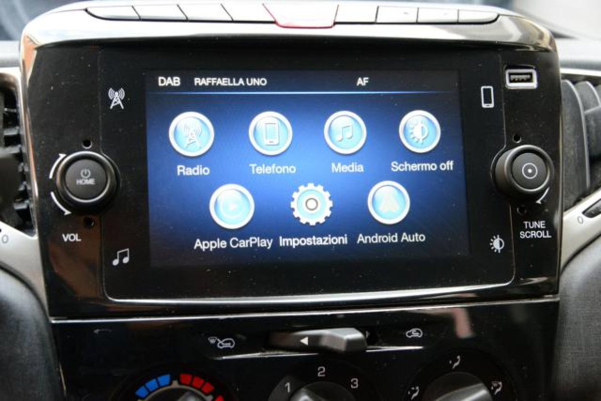 Lancia Ypsilon 1.0 FireFly 5 porte S&S Hybrid Ecochic Gold (12)