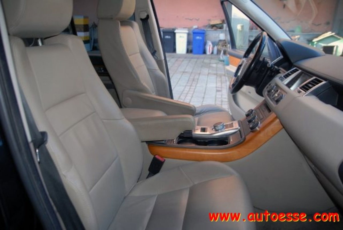 Land Rover Range Rover Sport 3.0 SDV6 HSE (10)