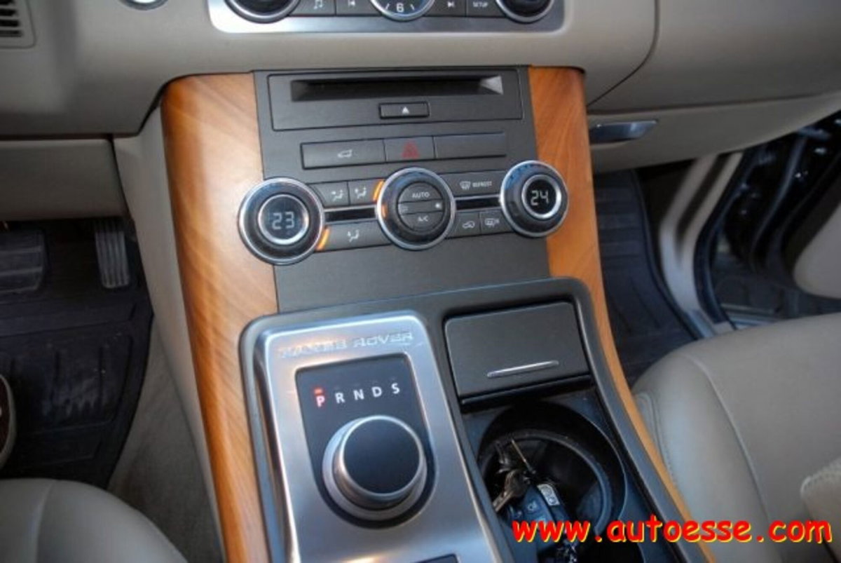 Land Rover Range Rover Sport 3.0 SDV6 HSE (13)