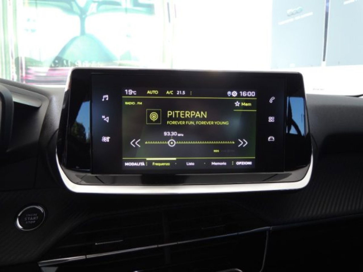 Peugeot 2008 PureTech 130 S&S Allure Pack (11)