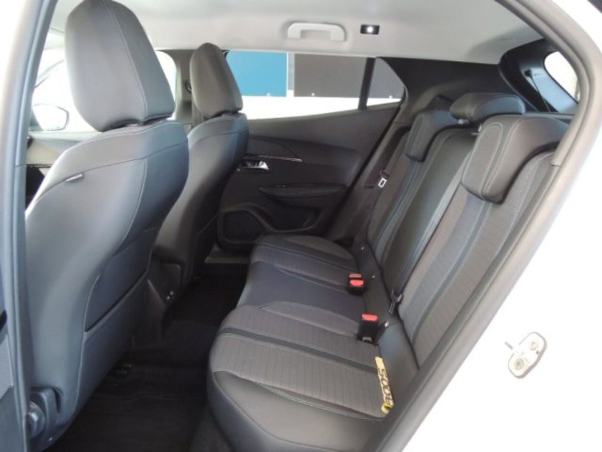 Peugeot 2008 PureTech 130 S&S Allure Pack (13)