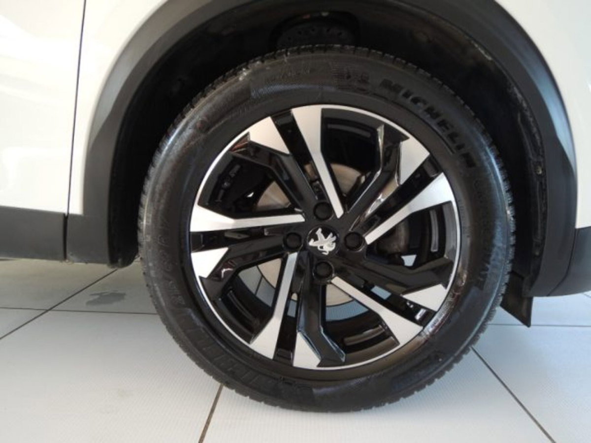 Peugeot 2008 PureTech 130 S&S Allure Pack (3)