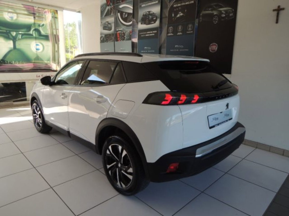 Peugeot 2008 PureTech 130 S&S Allure Pack (4)