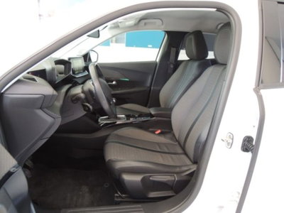 Peugeot 2008 PureTech 130 S&S Allure Pack (8)