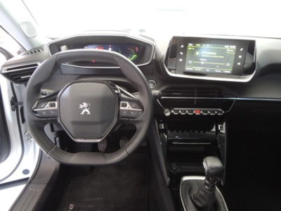 Peugeot 2008 PureTech 130 S&S Allure Pack (9)