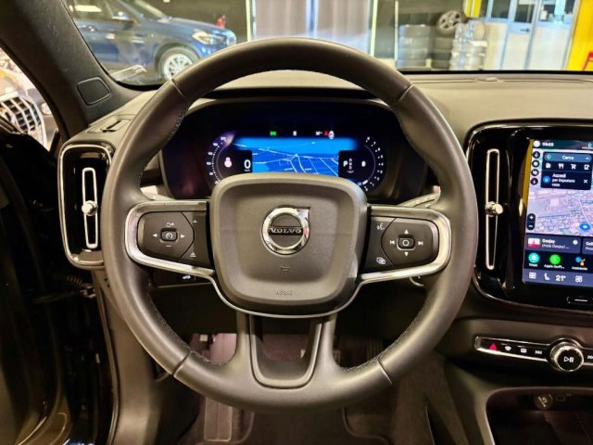 Volvo XC40 B3 automatico Core (14)