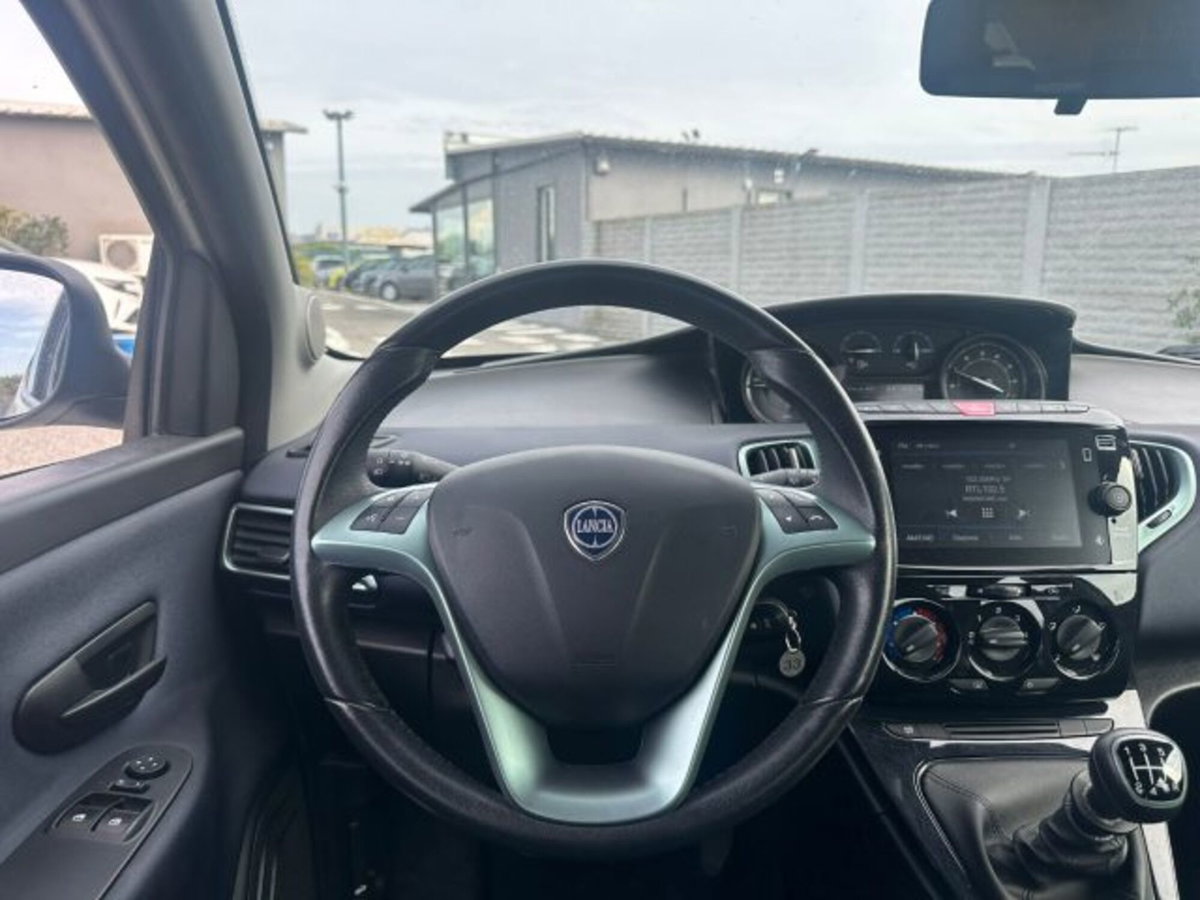 Lancia Ypsilon 1.0 FireFly 5 porte S&S Hybrid Ecochic Gold (10)