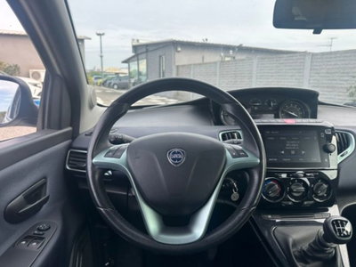 Lancia Ypsilon 1.0 FireFly 5 porte S&S Hybrid Ecochic Gold (10)