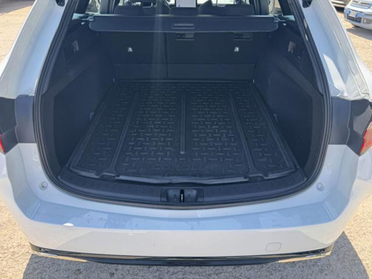 Toyota Corolla Touring Sports 1.8 Hybrid Business (14)