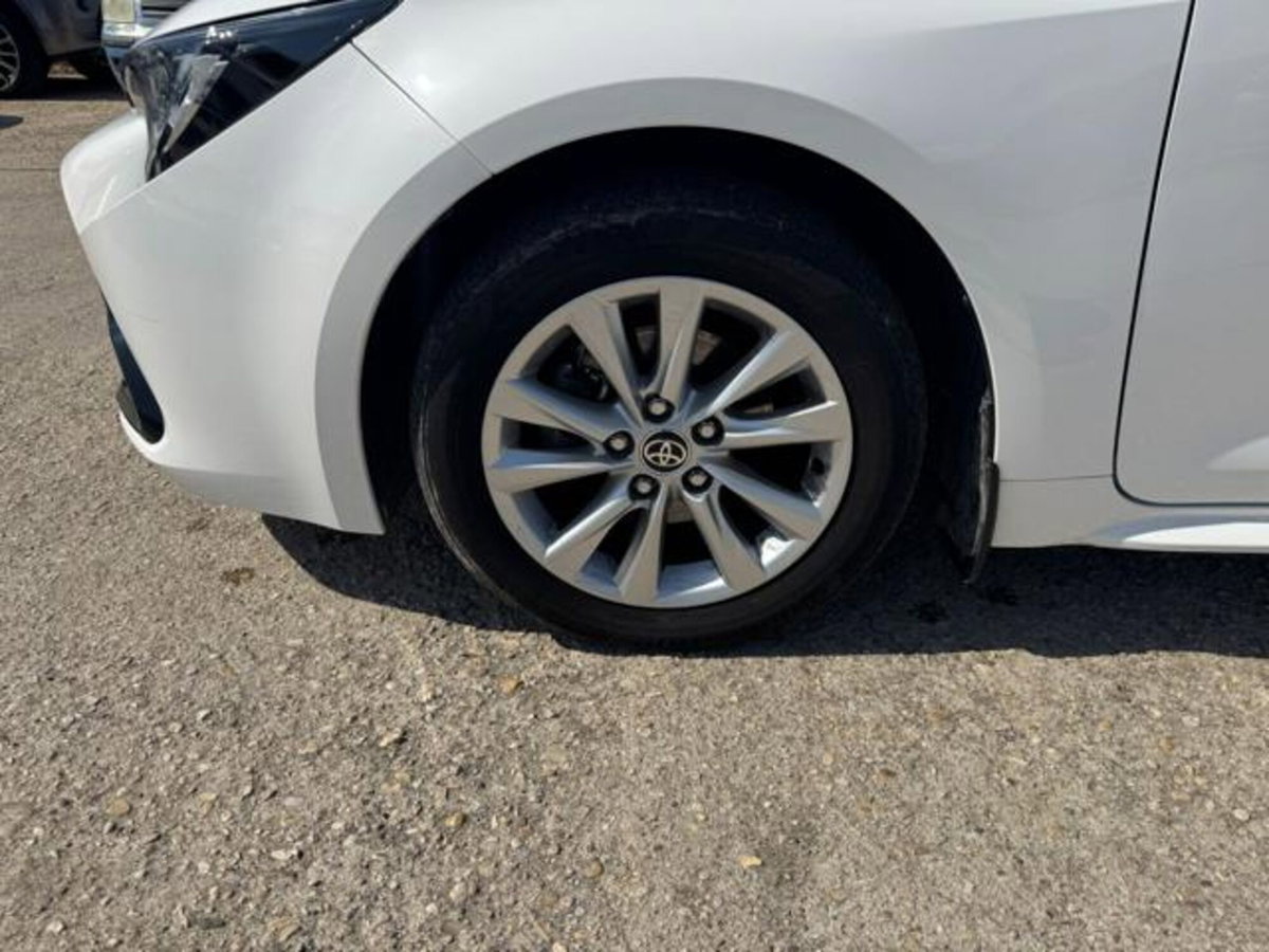 Toyota Corolla Touring Sports 1.8 Hybrid Business (15)