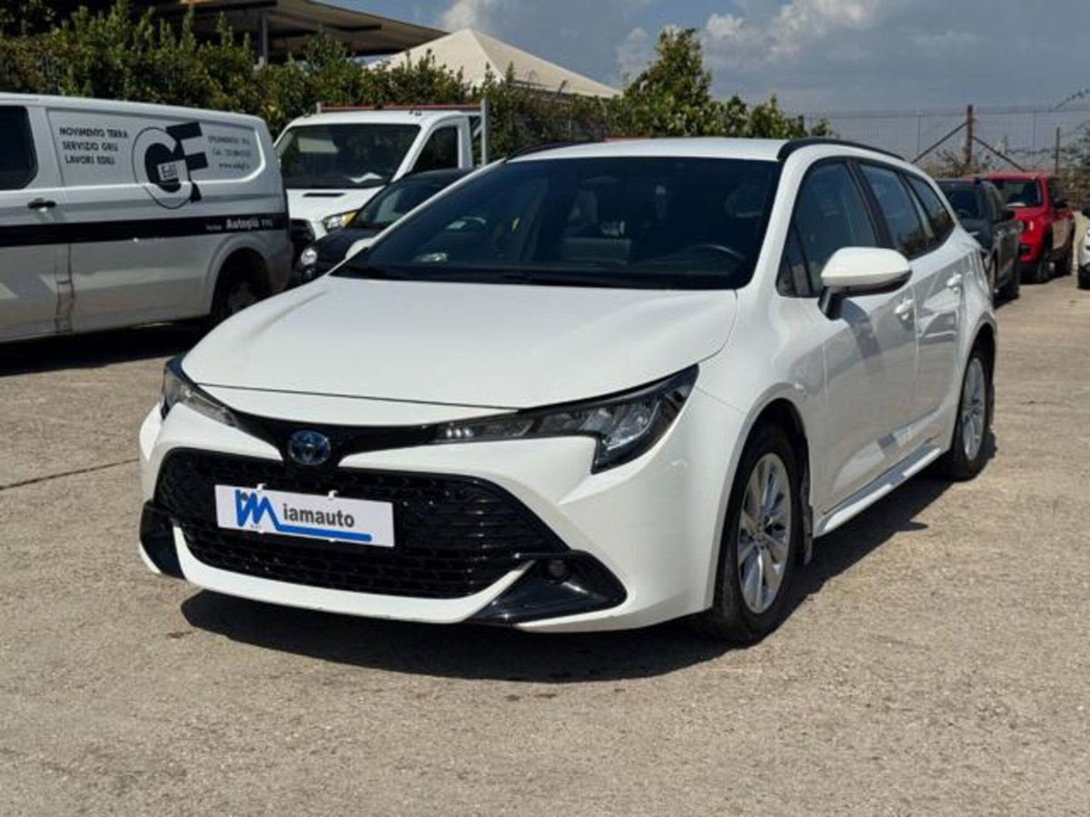 Toyota Corolla Touring Sports 1.8 Hybrid Business (2)
