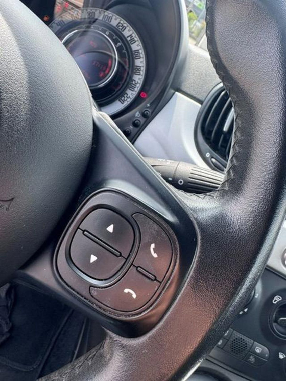 Fiat 500 1.0 Hybrid Connect (11)