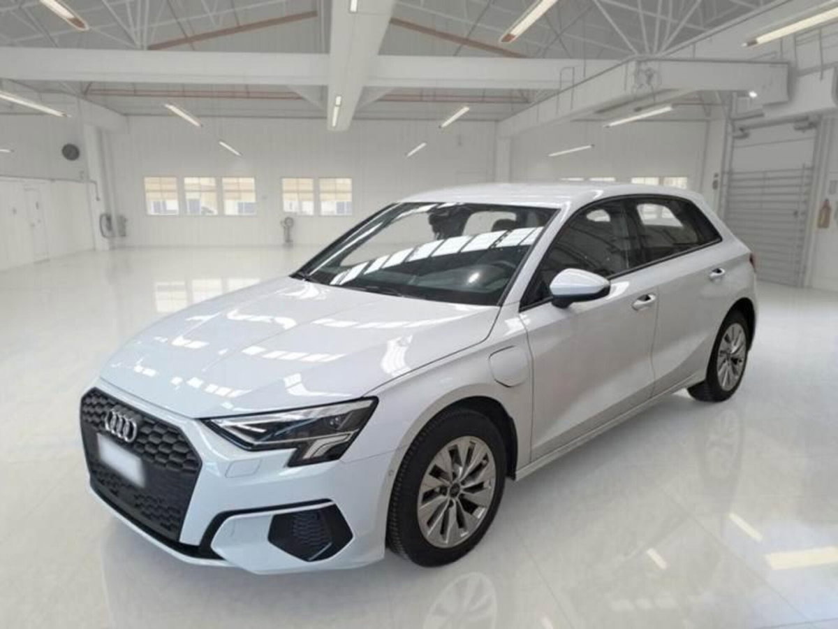 Audi A3 Sportback 1.4 TFSI COD ultra Business