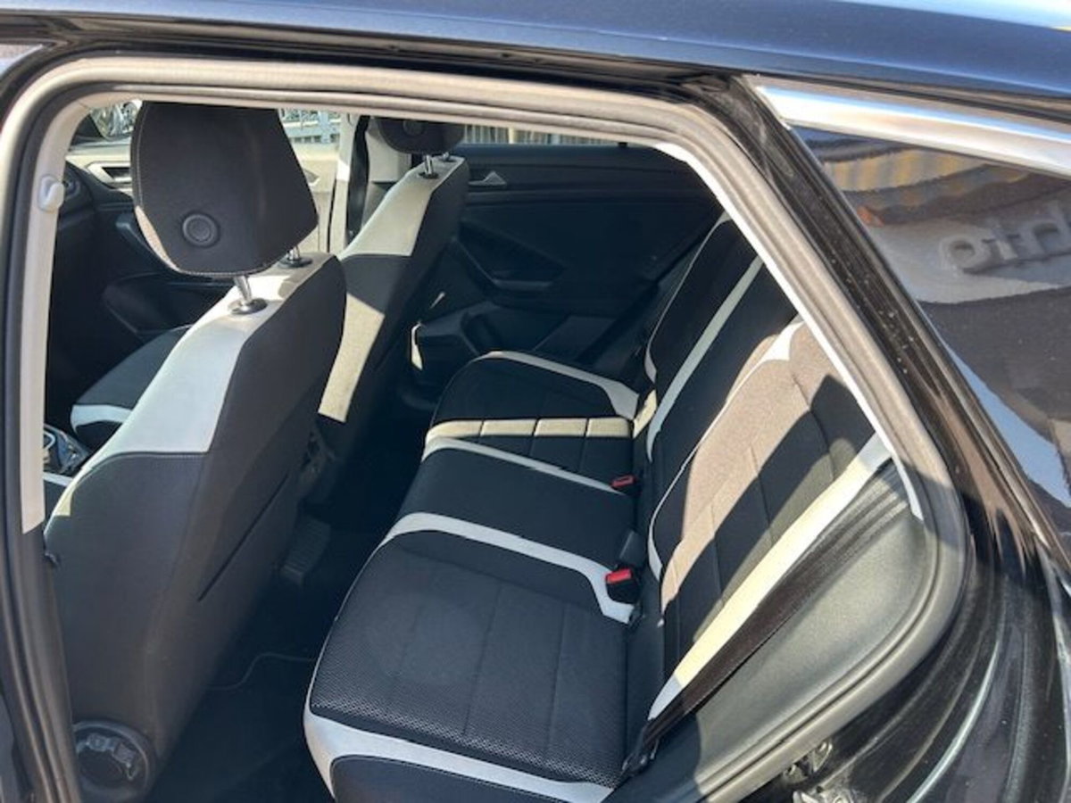Volkswagen T-Roc 1.6 TDI SCR Advanced BlueMotion Technology (11)