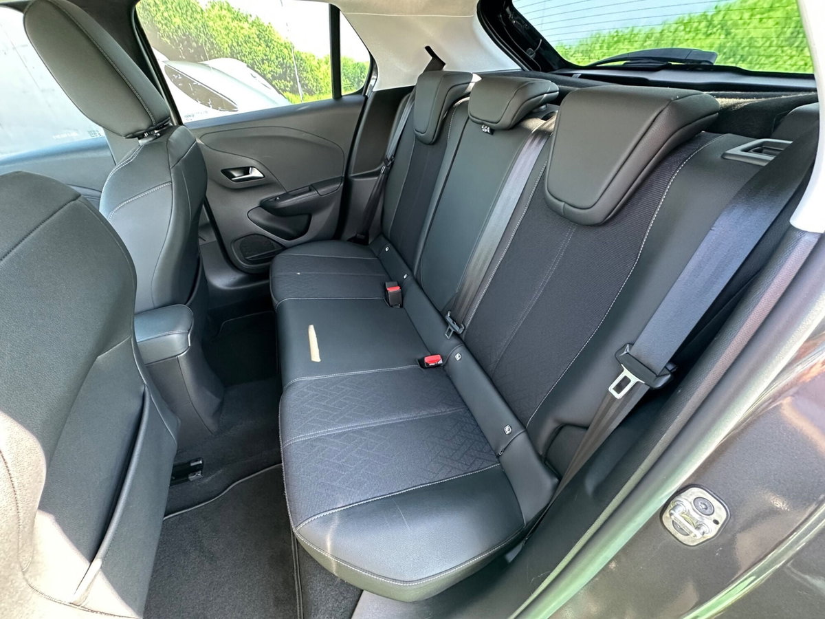 Opel Corsa 1.2 Elegance (8)