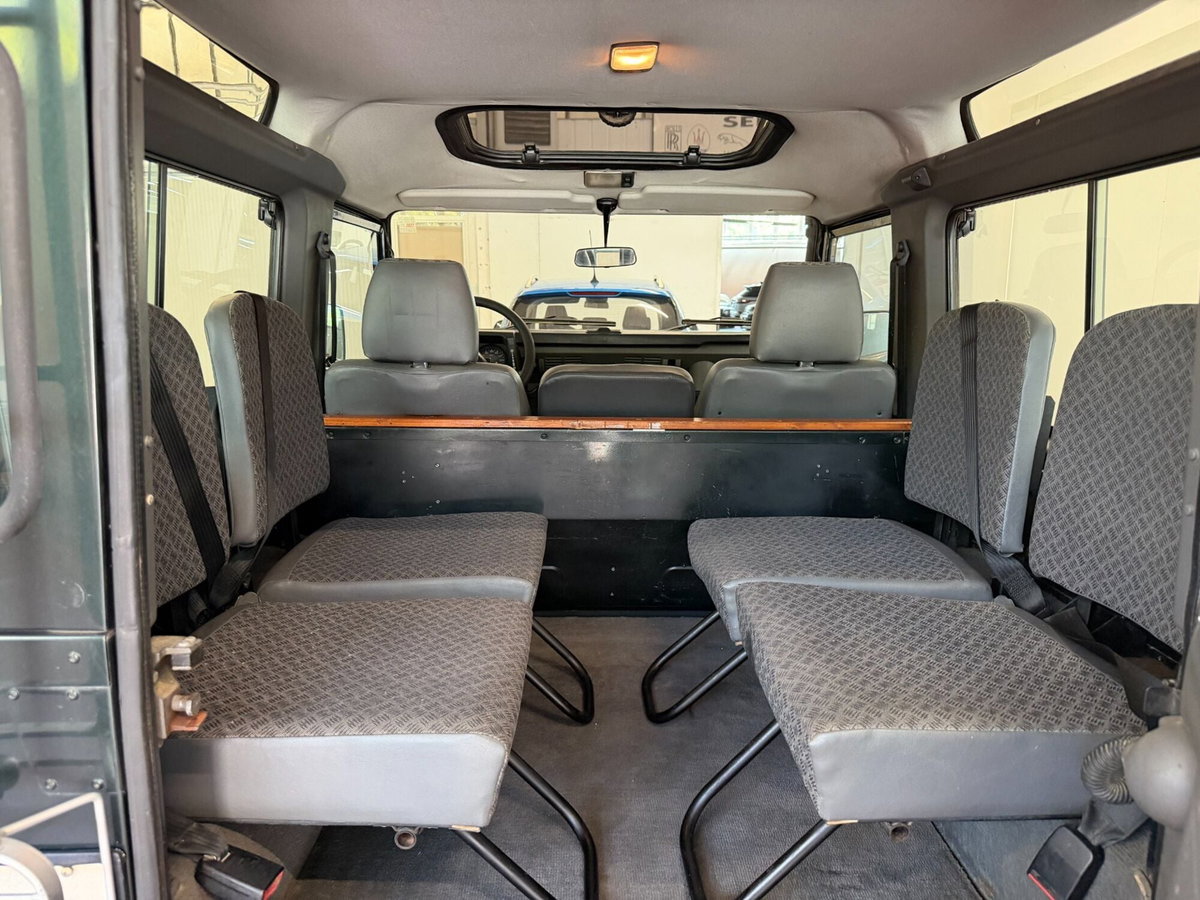 Land Rover Defender 90 2.5 Td5 Station Wagon County (12)