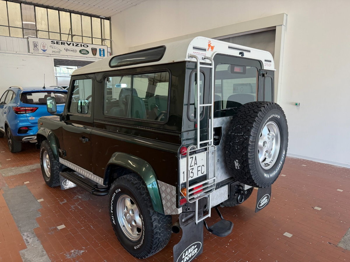 Land Rover Defender 90 2.5 Td5 Station Wagon County (6)