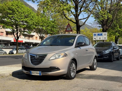 Lancia Ypsilon 1.2 69 CV 5 porte Platinum (3)