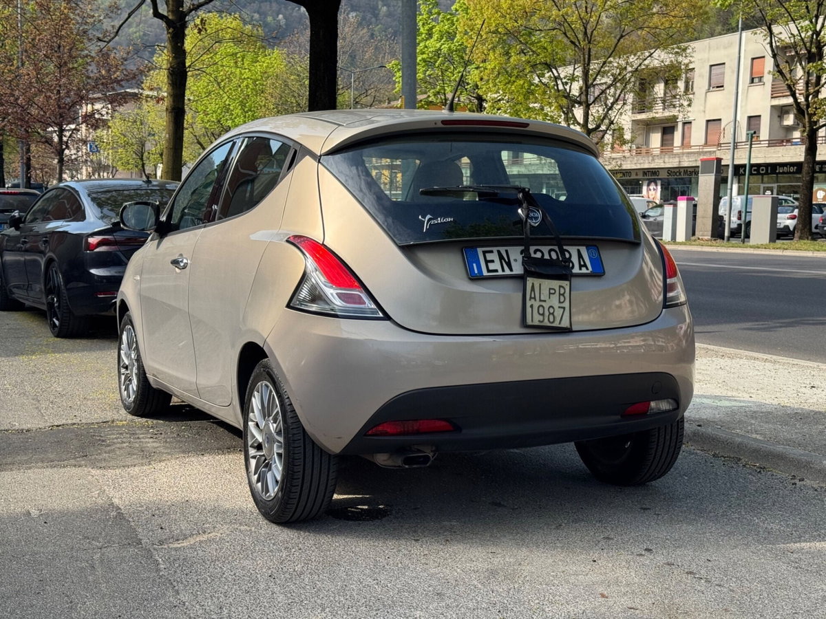 Lancia Ypsilon 1.2 69 CV 5 porte Platinum (5)