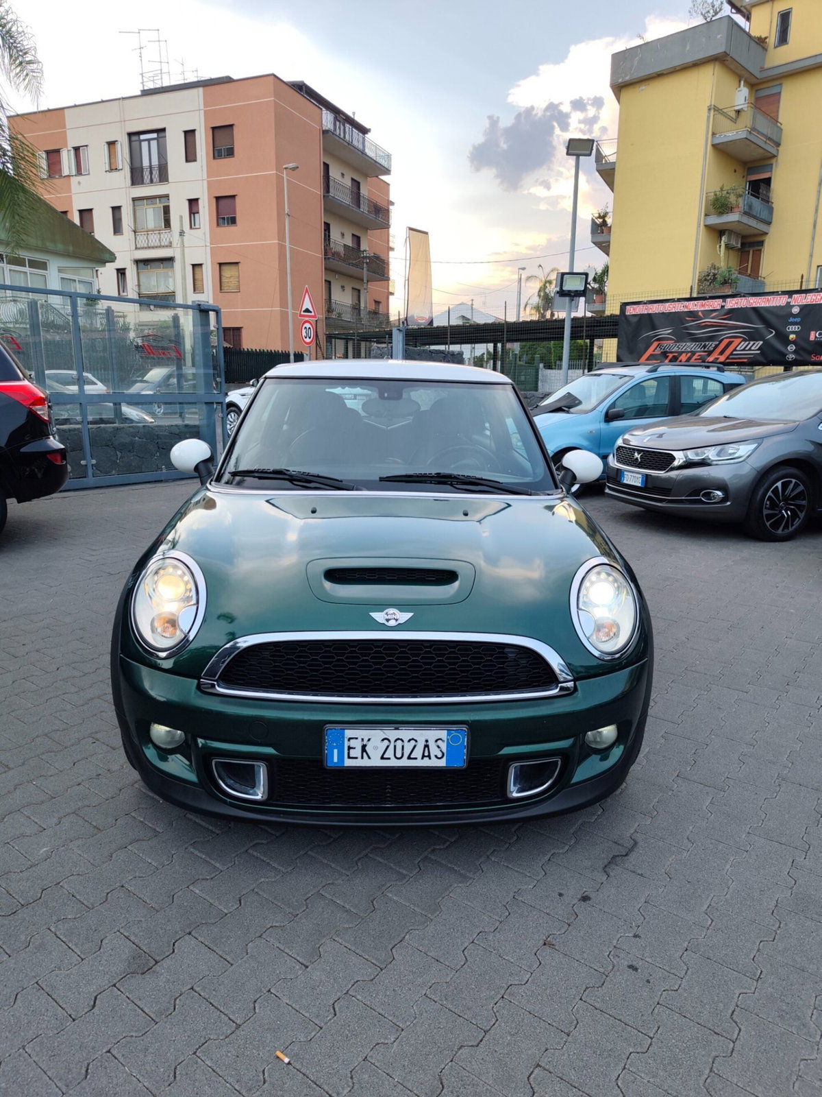 MINI Mini 1.6 16V Cooper S (2)