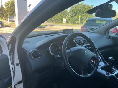 Peugeot 5008 1.6 HDi 112CV Business (6)