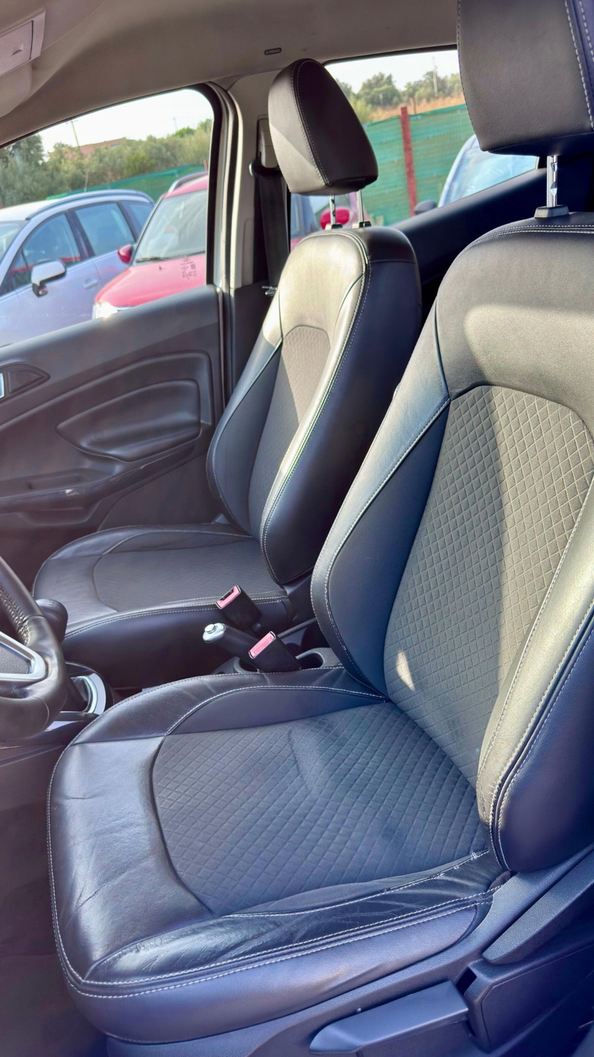 Ford EcoSport 1.5 TDCi 95 CV Titanium S (12)