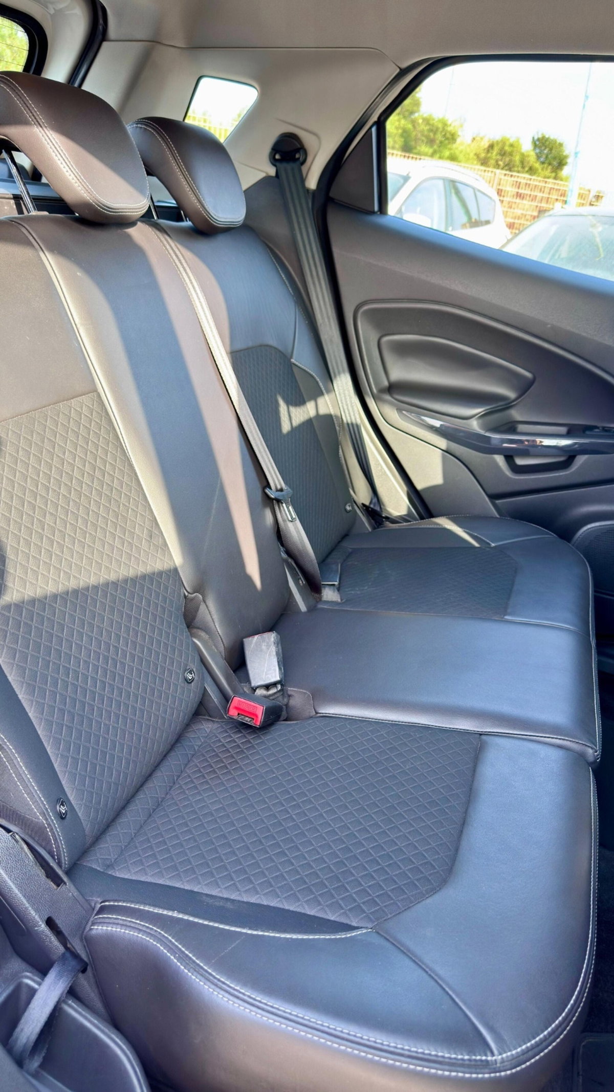 Ford EcoSport 1.5 TDCi 95 CV Titanium S (8)
