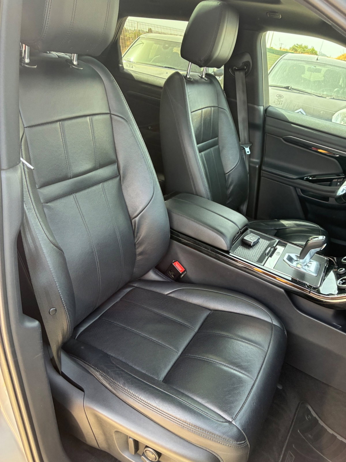 Land Rover Range Rover Evoque 2.0D I4 240 CV AWD Auto HSE (19)