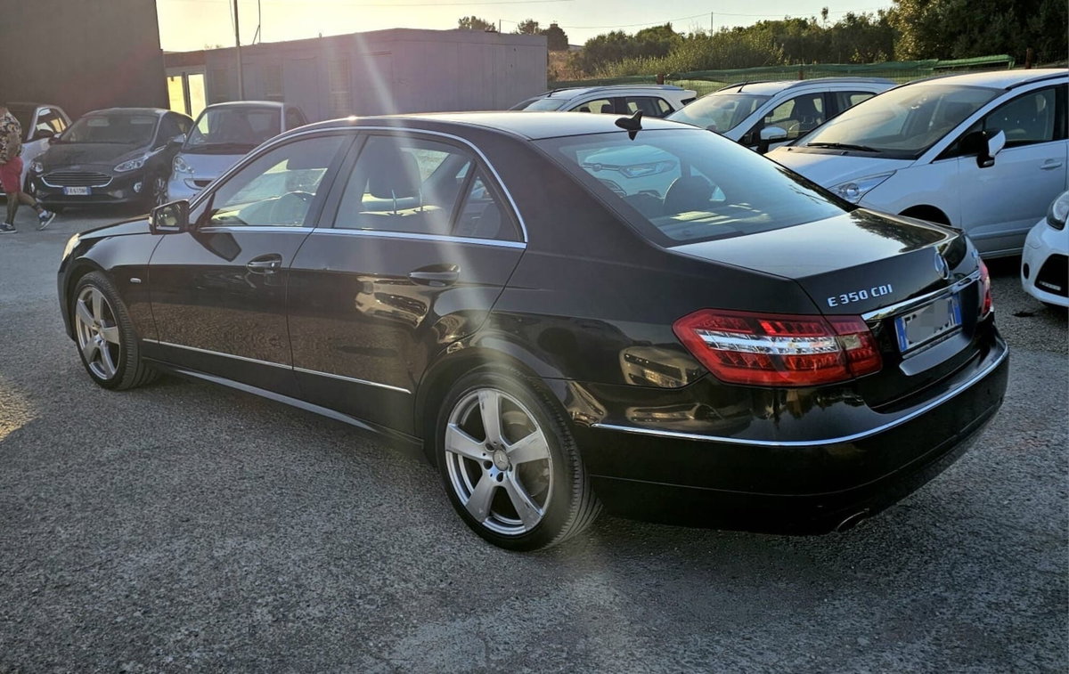 Mercedes-Benz Classe E 350 CDI BlueEFFICIENCY 4M. Avantg. AMG (3)